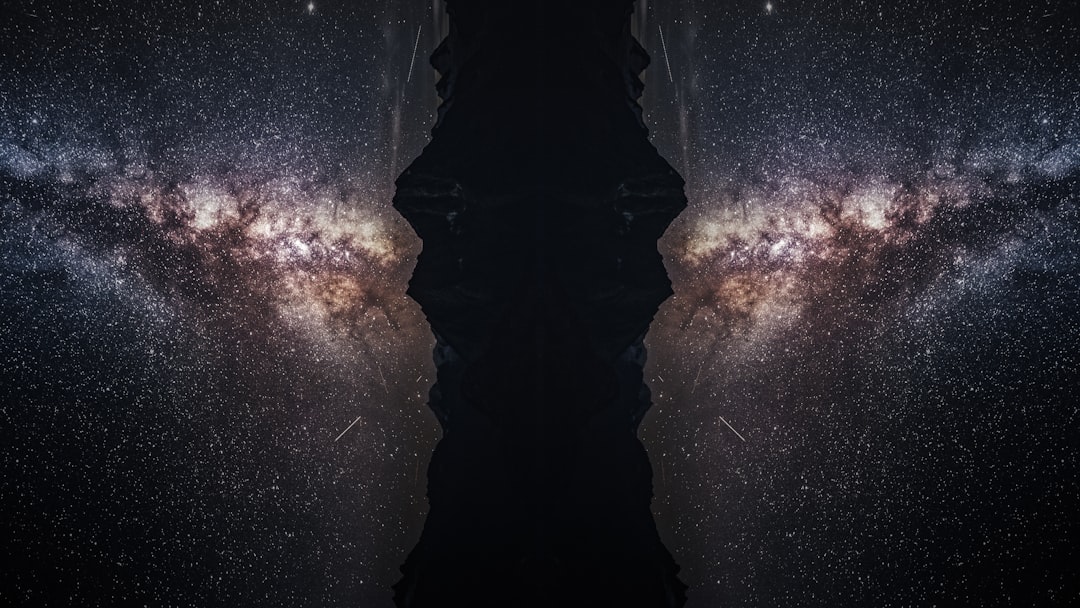 Photo cosmic scale illusion