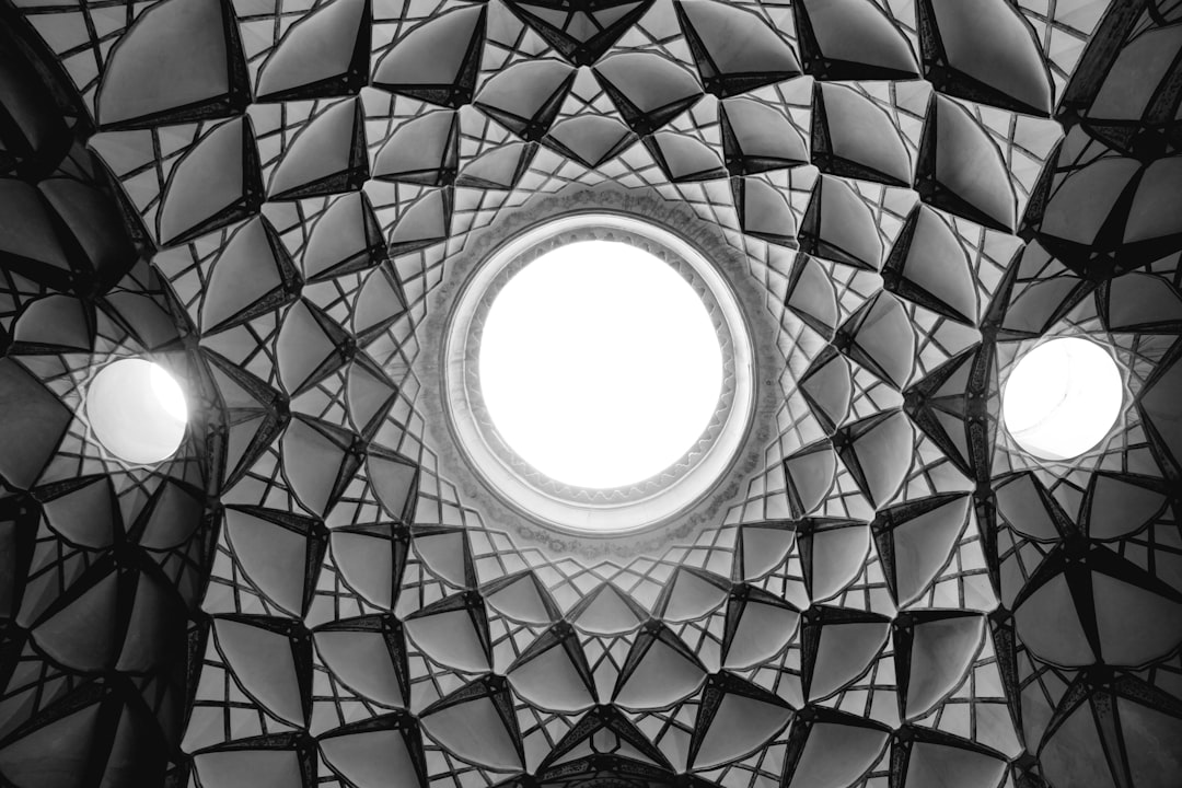 Photo spacetime curvature