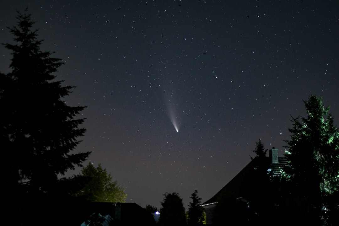 Photo comet activity