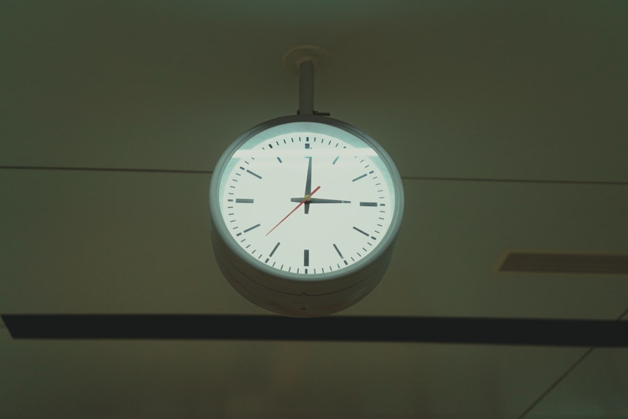 Photo time travel paradox resolution