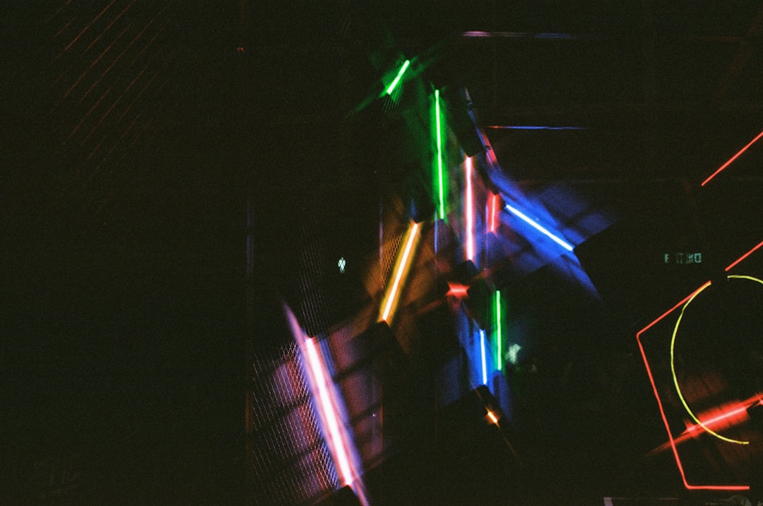Photo holographic display