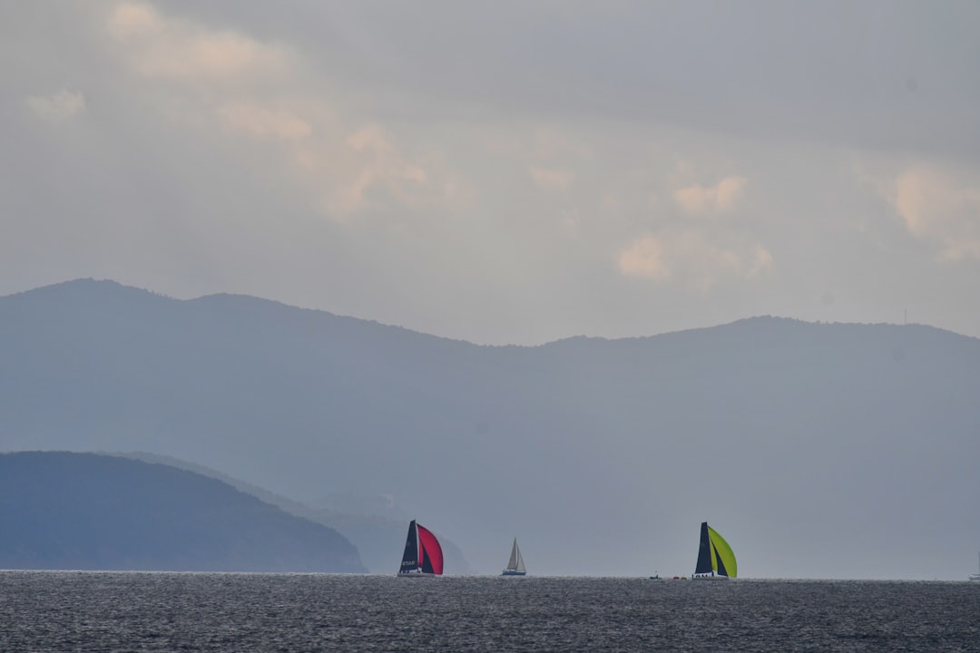 Photo laser sails