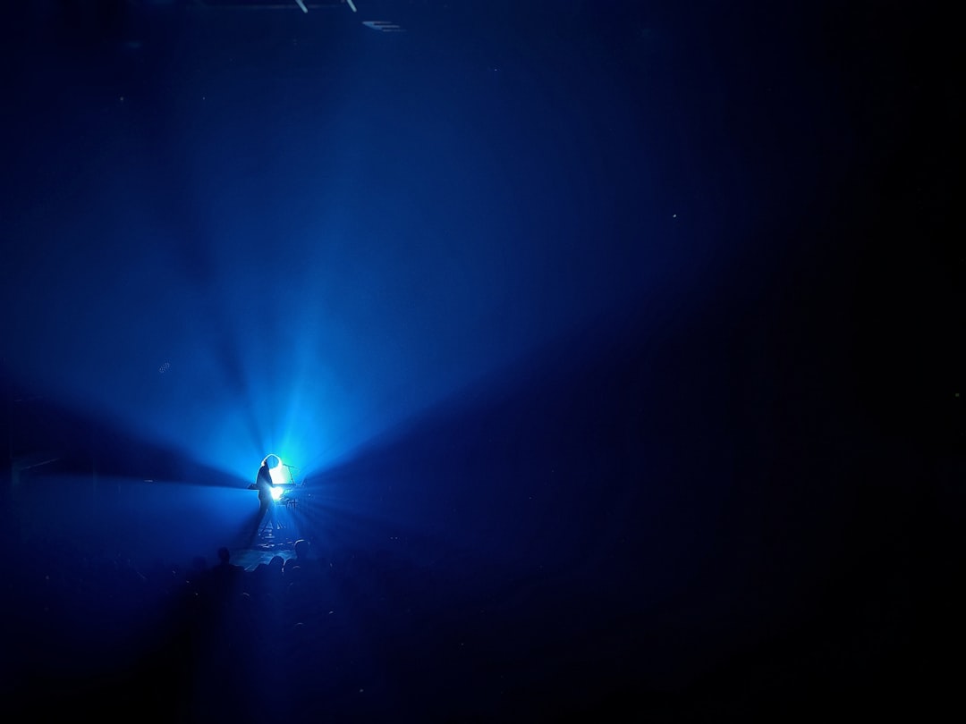 Photo moving spotlight theory