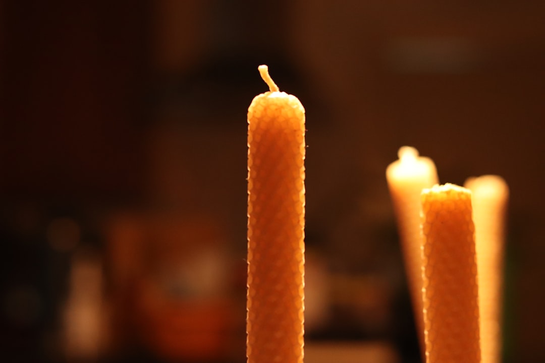 Photo sirens vs candles hubble constant