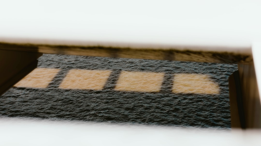Photo artifact repeller
