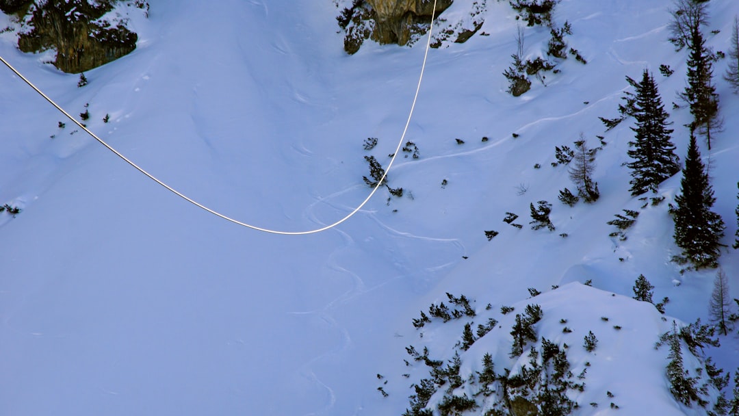 Photo Dipole Repeller