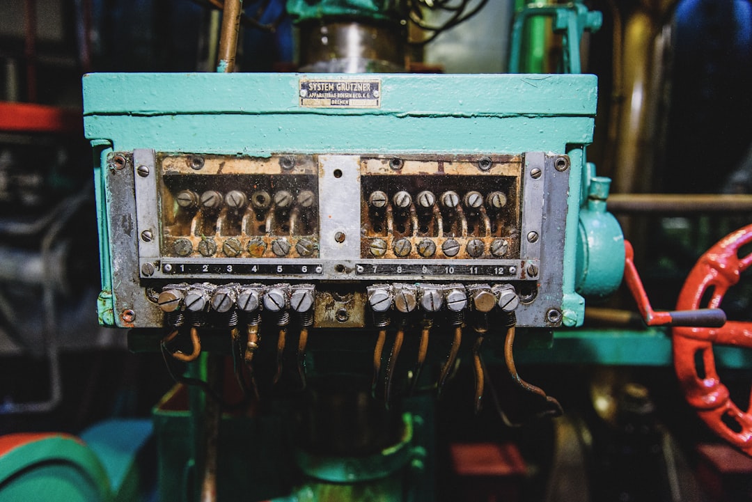 Photo radioisotope generator