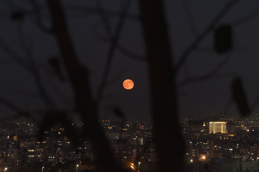 Photo event horizon