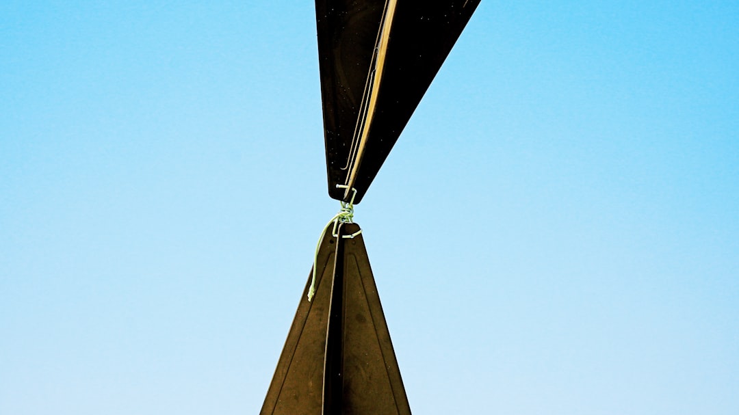 Photo dipole repeller