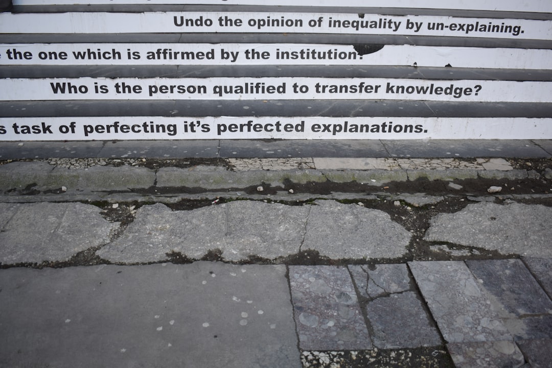 Photo information paradox