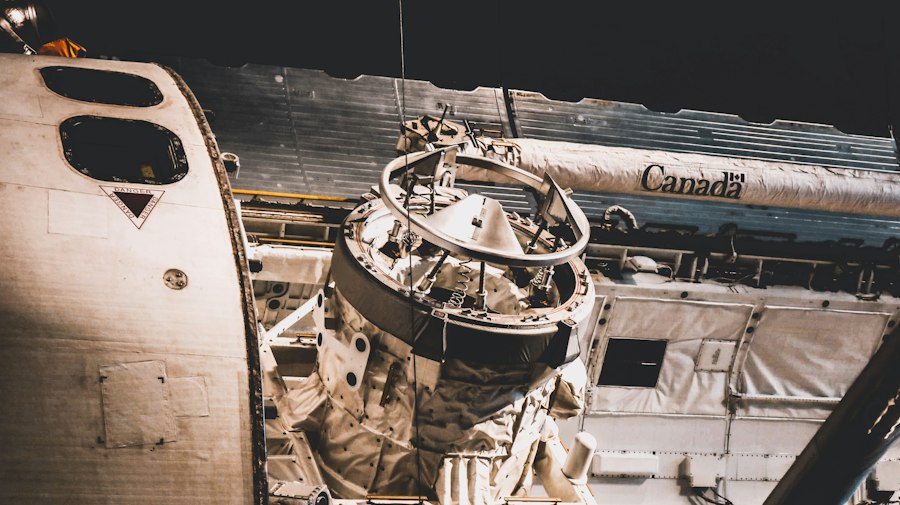 Photo atmospheric reentry spacecraft