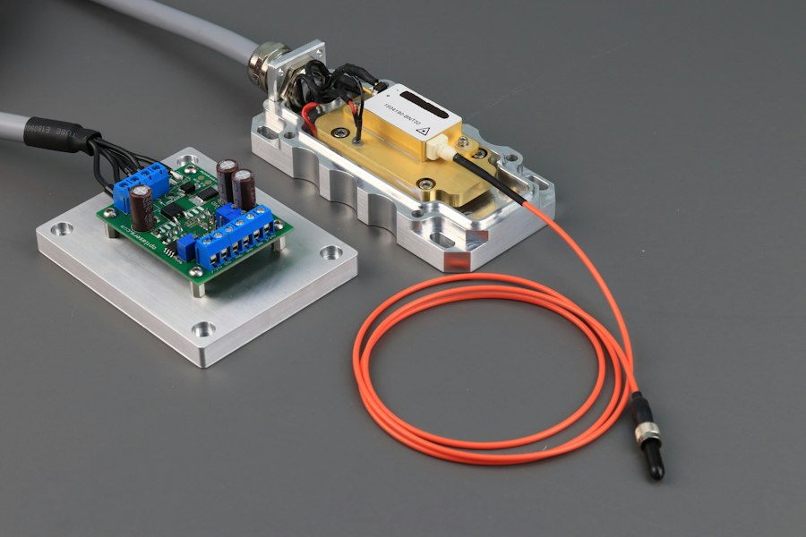 Photo photon transmission measurement technique